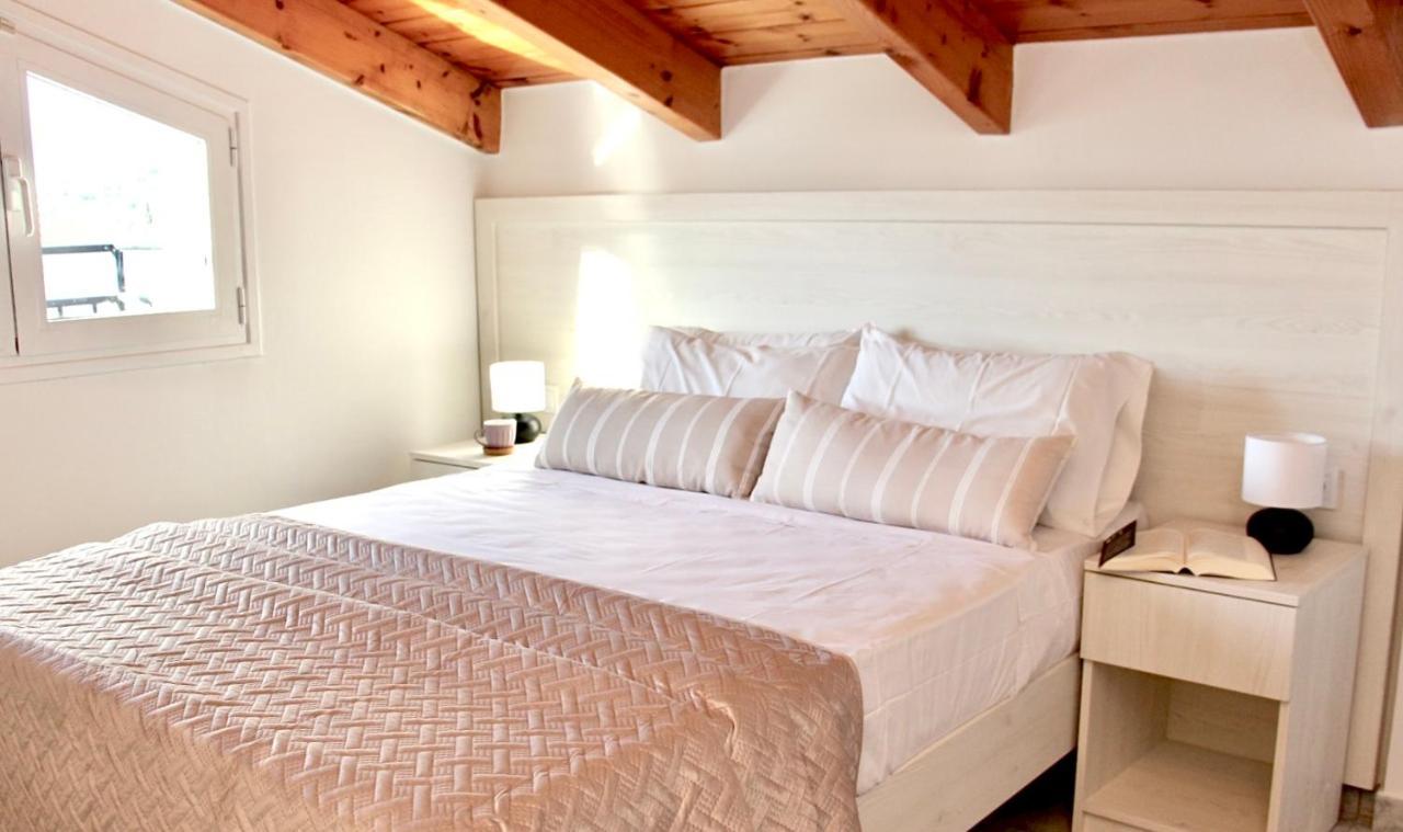 Lightful Attic At Regina Apartments Alykanas  Buitenkant foto